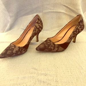 Lace Size 5 Pumps